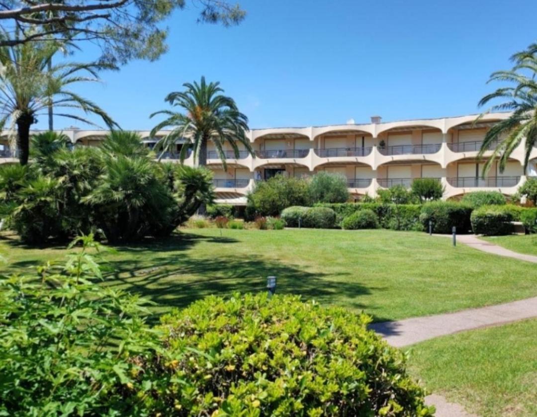 Charmant Studio Villeneuve-Loubet Exterior foto